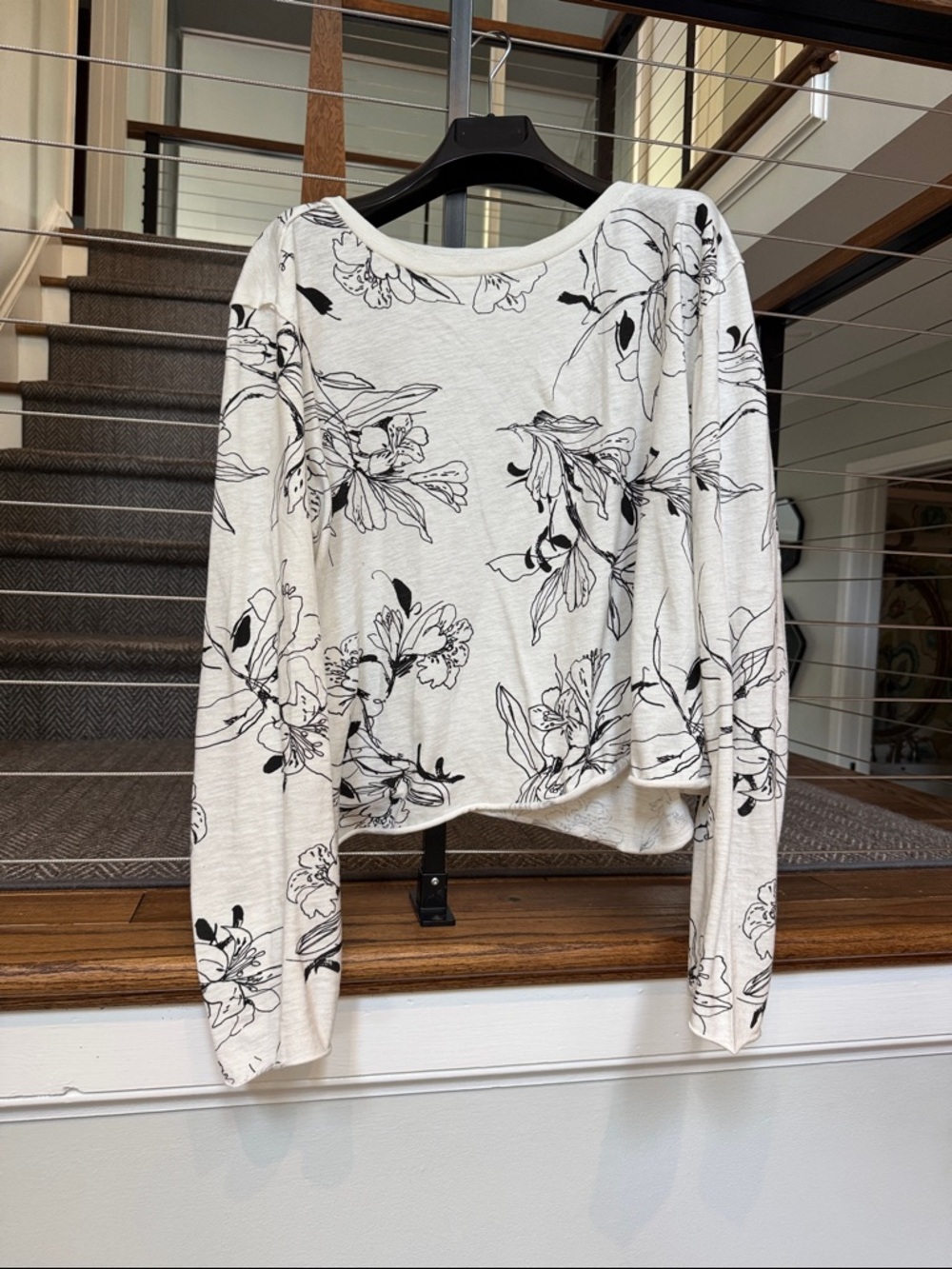 Maeve Slouchy Womens White Floral Long-Sleeve Scoop Neck Top